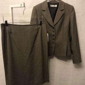 TAHARI BY ARTHUR LEVINE 2-PC BROWN BLAZER LINED